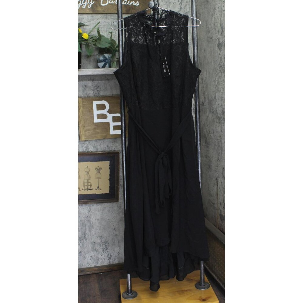 City Chic Womens Trendy Plus Size High-Low Keyhole Belted Lace Dress Black 18W